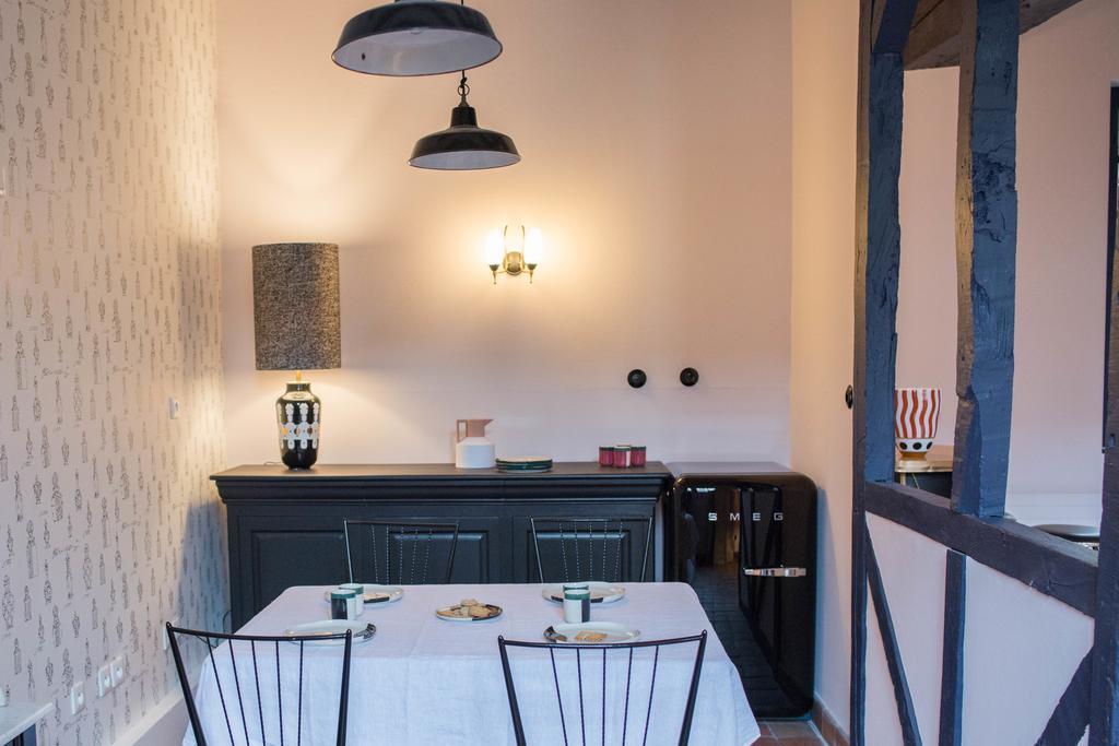 Marnie Et Mister H Bed & Breakfast แรนส์ ภายนอก รูปภาพ