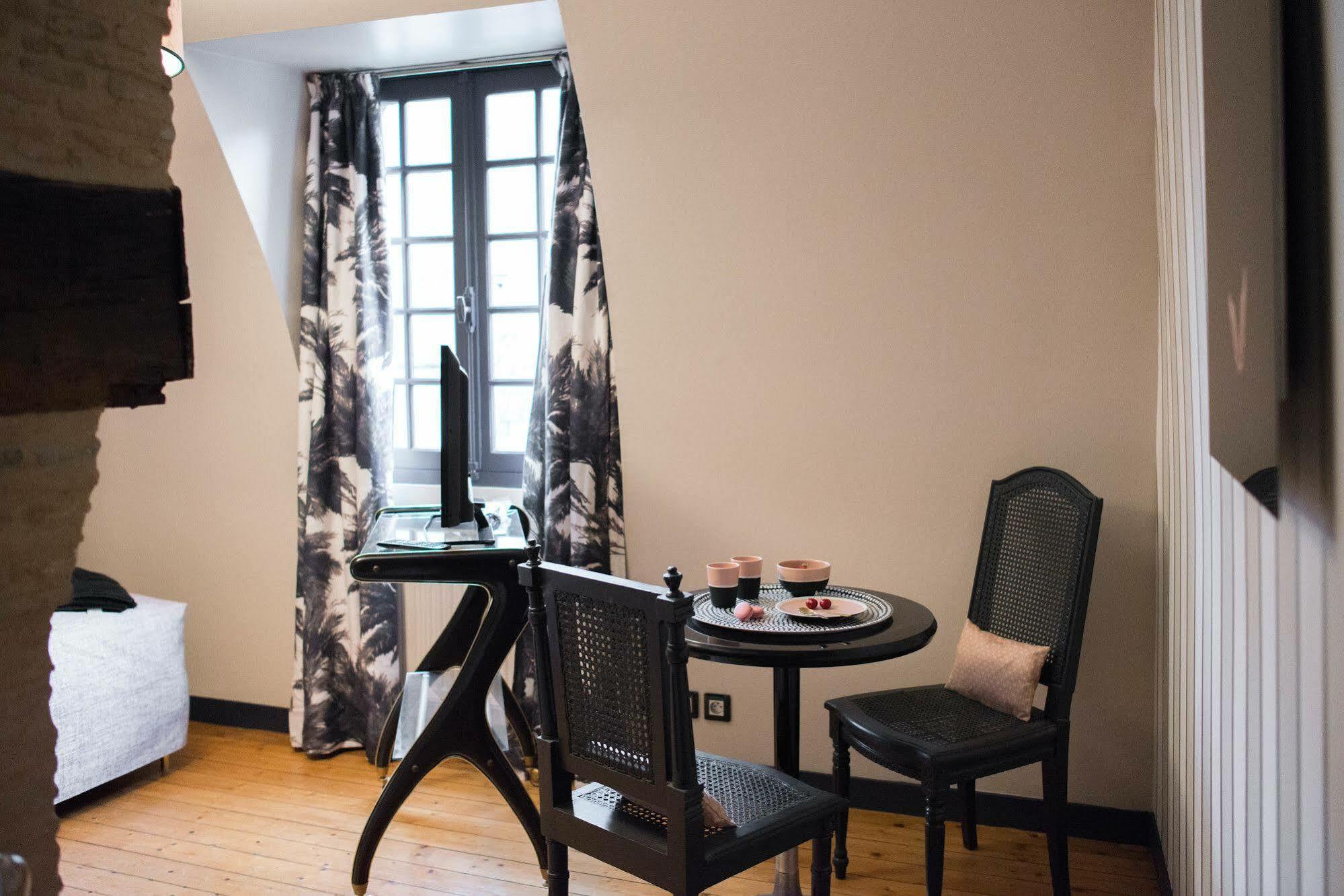 Marnie Et Mister H Bed & Breakfast แรนส์ ภายนอก รูปภาพ