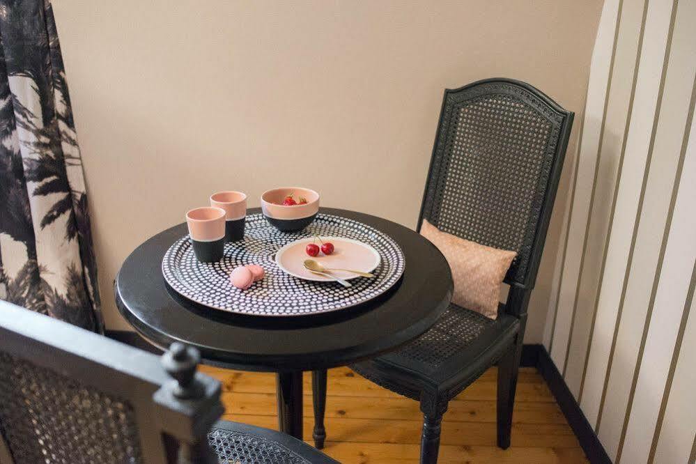Marnie Et Mister H Bed & Breakfast แรนส์ ภายนอก รูปภาพ