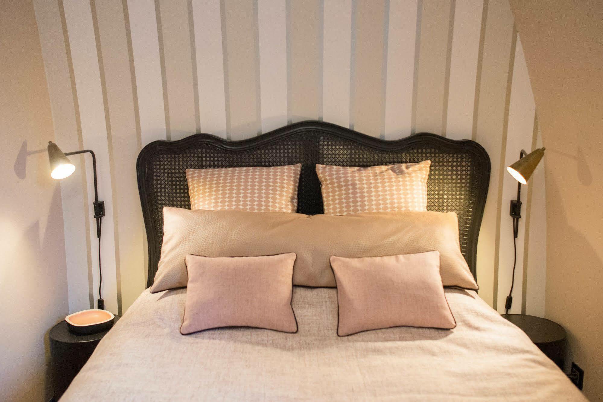 Marnie Et Mister H Bed & Breakfast แรนส์ ภายนอก รูปภาพ